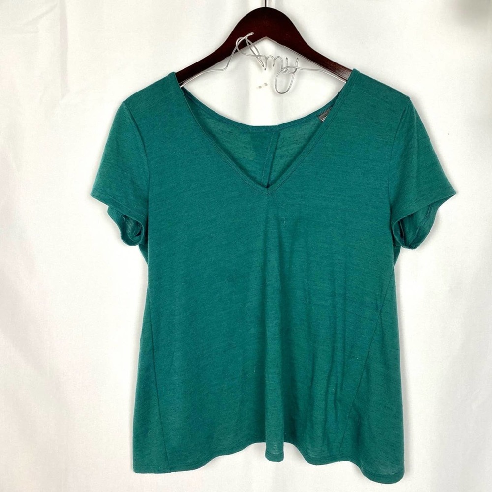 Victoria’s Secret Open Back Tee Green Size Medium - Picture 3 of 6